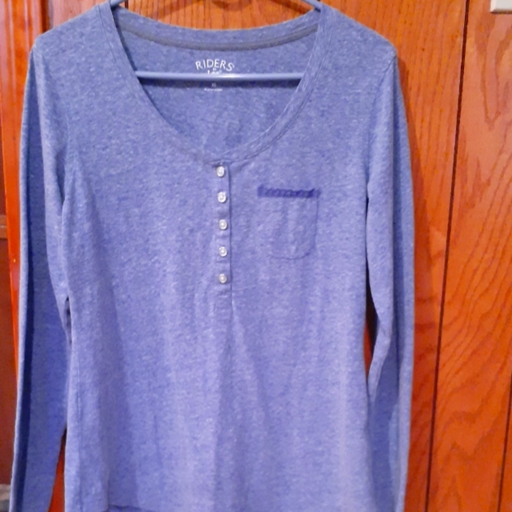 Cute long sleeved top, size M
